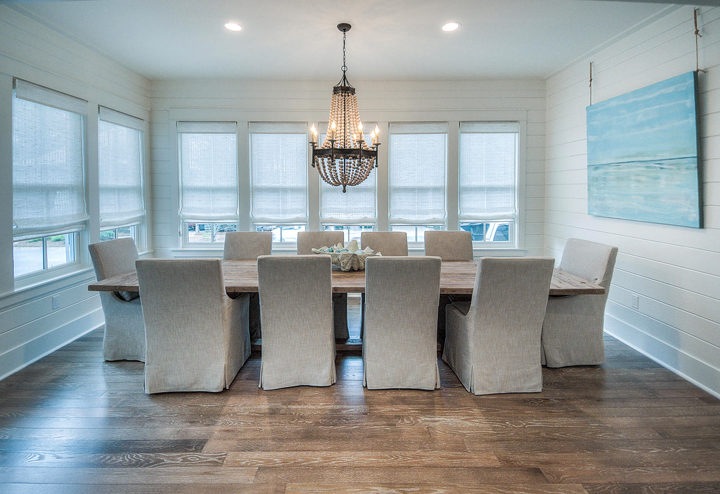 beach house dining room