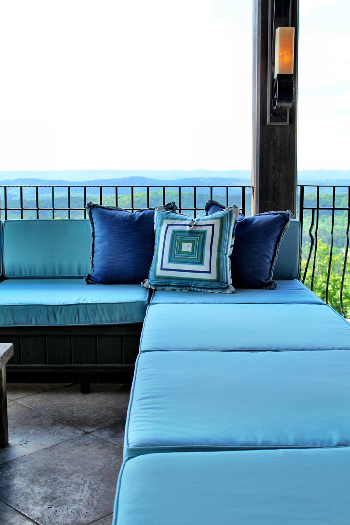 turquoise lounge