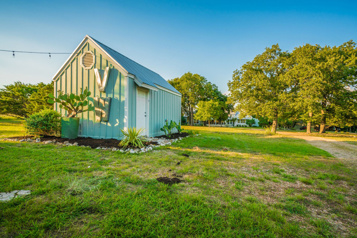 turquoise-shed