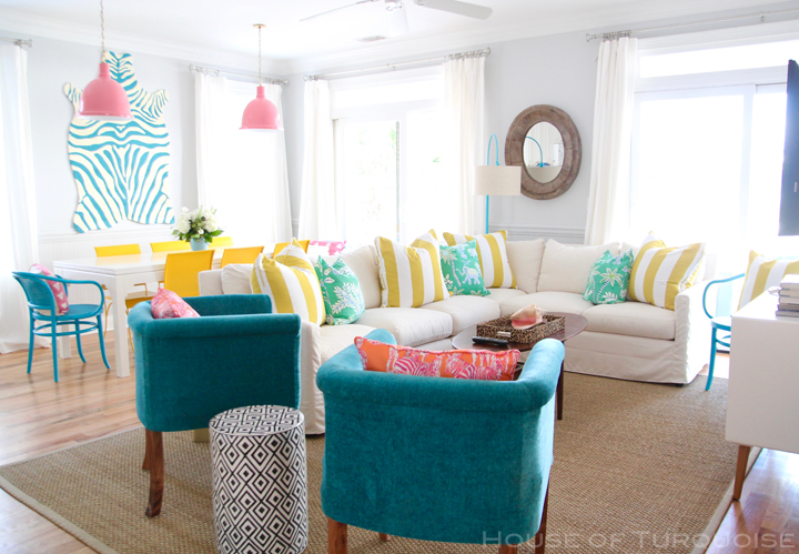 https://houseofturquoise.com/wp-content/uploads/2019/05/cottage-living-room.jpg